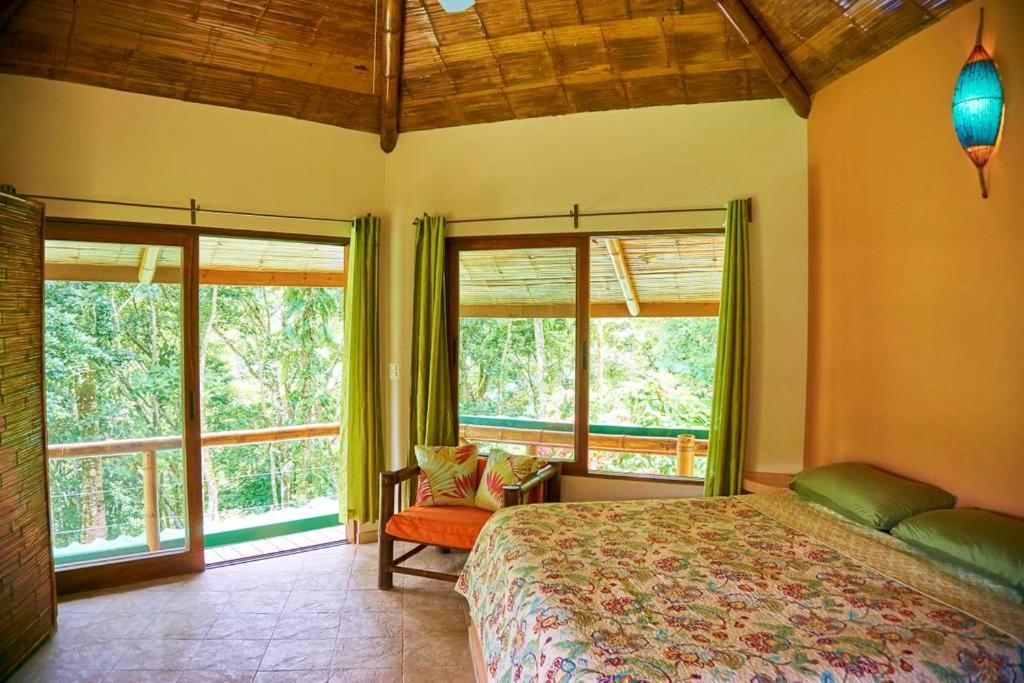 Bed and Breakfast Manoas Увита Экстерьер фото